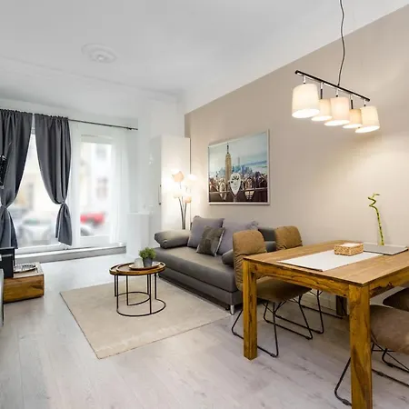 The Lohmeyerstr Vh Links, 2 Bedroom Up To 6 People דירה