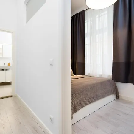 The Lohmeyerstr Vh Links, 2 Bedroom Up To 6 People ברלין