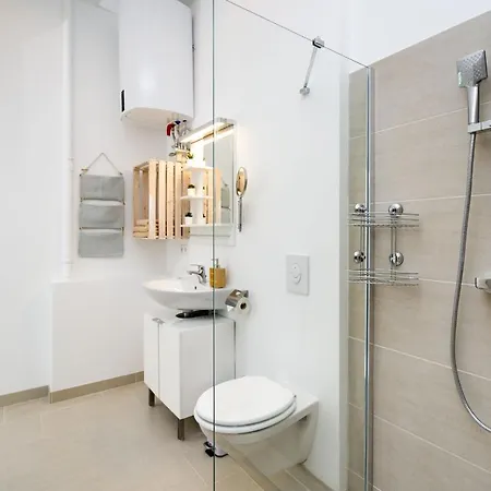 Апартаменты The Lohmeyerstr Li - Group Flat In Berlin, Family-friendly, 2br, 4- 6 Guests Берлин