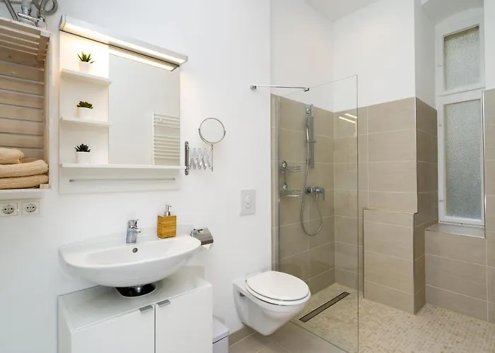 The Lohmeyerstr Li - Group Flat In Berlin, Family-friendly, 2br, 4- 6 Guests, Self Check In Lägenhet